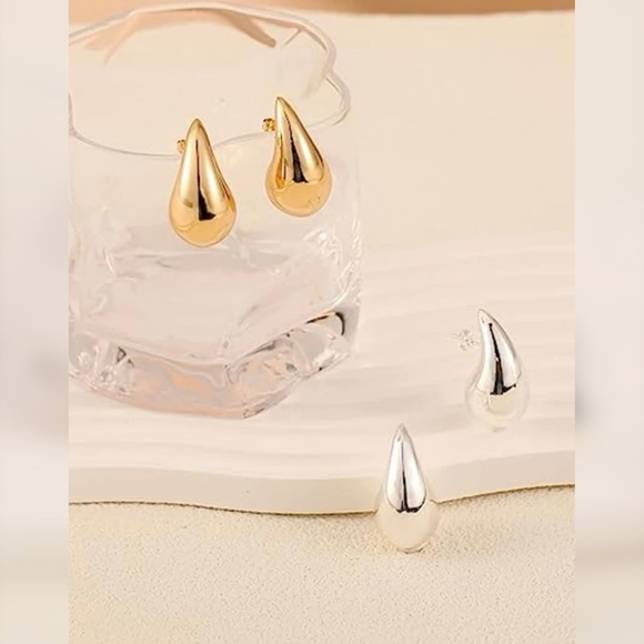 Bottega-esque Tear Drop 💧 Earrings Gold-tone - Picture 3 of 4
